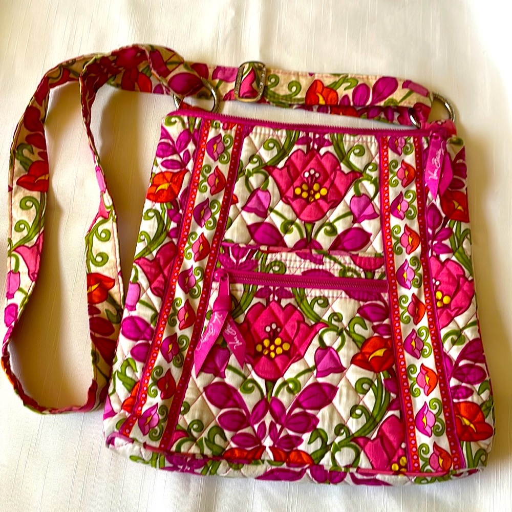 Pretty Vera Bradley crossbody bag purse pink orange  flower pattern